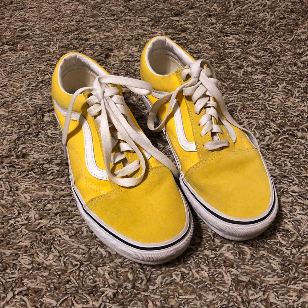 VANS - leather yellow - women’s 8/men’s 6.5